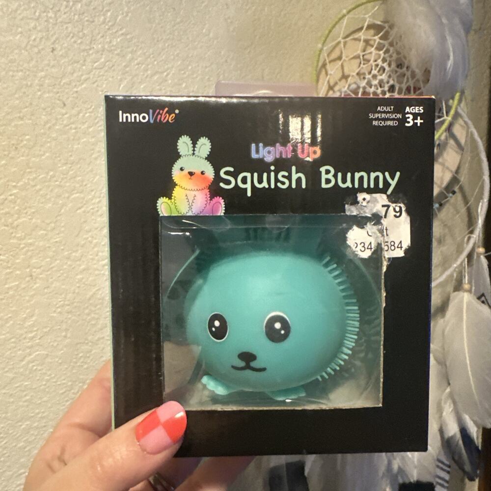 Squishy LOVERS! Big Light-Up Squishy Bunny Changes Colors While Playing InnoVibe